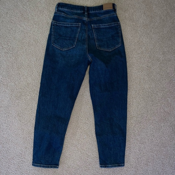 American Eagle Stretch Mom Jean 2 short - Picture 2 of 5